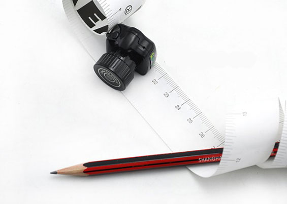 Најмалиот фотоапарат во светот голем колку џамлија