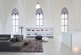 Некогаш цркви, денес модерни куќи