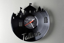 Градски часовници изработени од винилски плочи