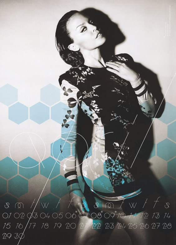 Кајли Миног со заводлив календар за 2012 година