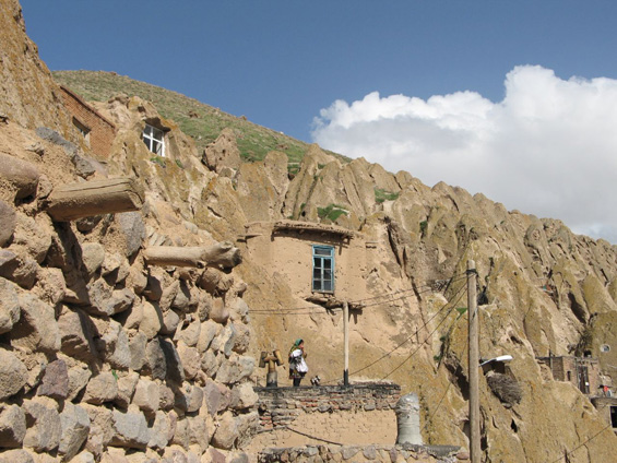 Пештерско село во Иран