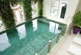 Артистичка куќа во Малибу со внатрешен базен