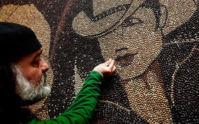 Мозаик направен од 1 милион зрна кафе