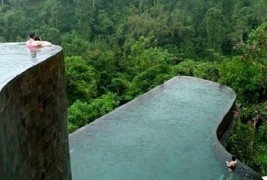 Прекрасен бесконечен базен на две нивоа