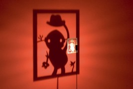 Ламби кои прават забавни сенки на ѕидот