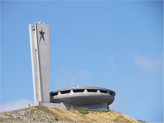 Напуштениот комунистички споменик во Бугарија