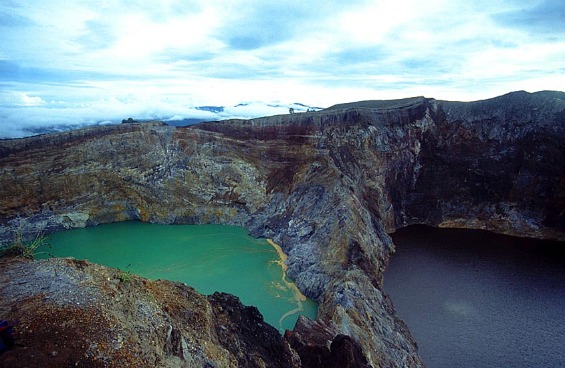 Кели Муту - езера каде почиваат душите