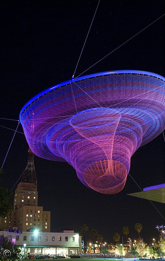 Вонземски летечки скулптури