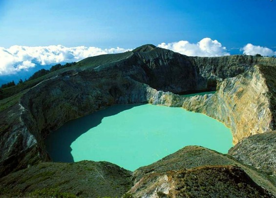 Кели Муту - езера каде почиваат душите