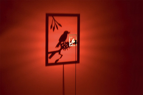 Ламби кои прават забавни сенки на ѕидот