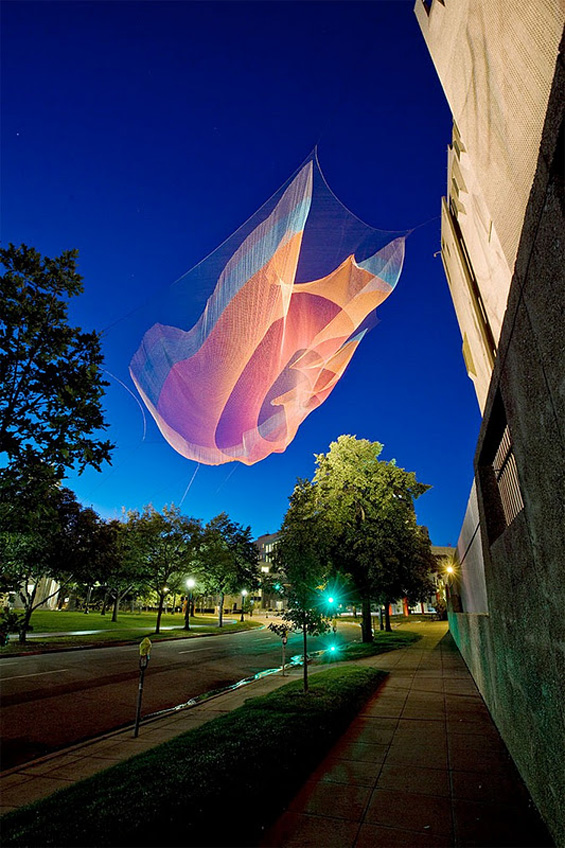 Вонземски летечки скулптури