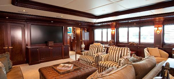 Луксузна јахта за прекрасен одмор