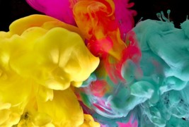 Колоритна експлозија од мастило и вода