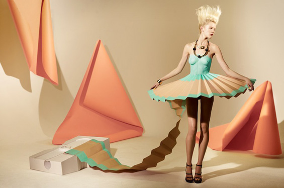 (1) Креативни фустани изработени од хартија Креативни фустани изработени од хартија