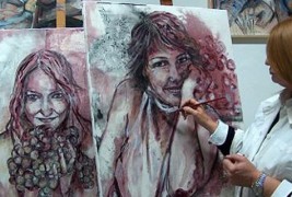 Моќни портрети насликани со вино