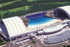 Најголемата затворена плажа во светот