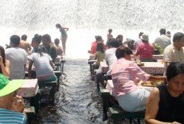 Ресторан под водопади