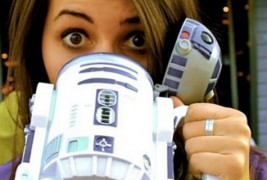 Утринско кафе во чаша-робот R2-D2