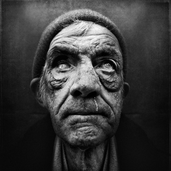 Трогателни портрети на бездомници
