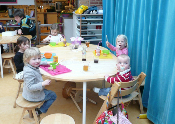 Ресторан во кој работат мали дечиња