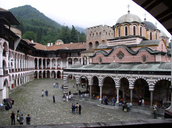 Рилскиот манастир изработен од 6 милиони чкорчиња