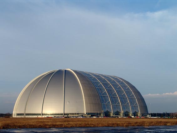 Најголемата затворена плажа во светот