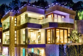 Модерна куќа во Беверли Хилс за која сите би сонувале