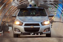 Спој на „рециклирана“ музика и лудо возење