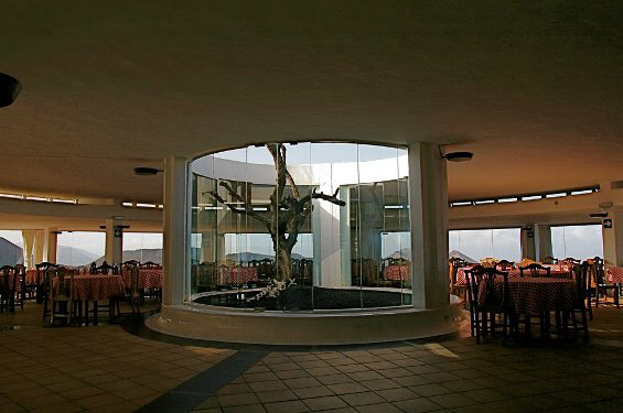 (10) Ресторан на врв на вулкан Ресторан на врв на вулкан