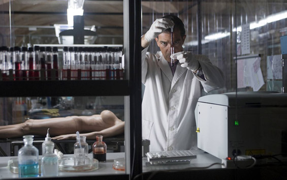 Кожата во која живеам (The Skin I Live In)