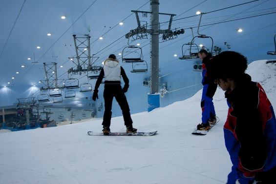 Прекрасниот затворен зимски ски-центар во Дубаи