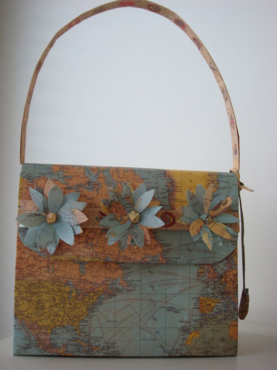 Фустани направени од географски карти