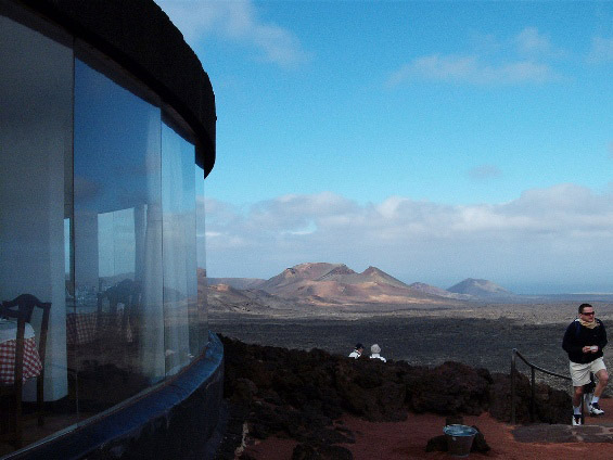 (9) Ресторан на врв на вулкан Ресторан на врв на вулкан