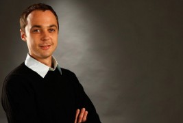 Џим Парсонс како Шелдон во Теоријата за Биг Бенг