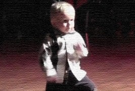 Неодолив танц на 2-годишно детенце