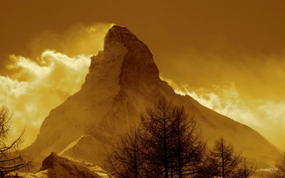 Грандиозниот врв Матерхорн во Швајцарија
