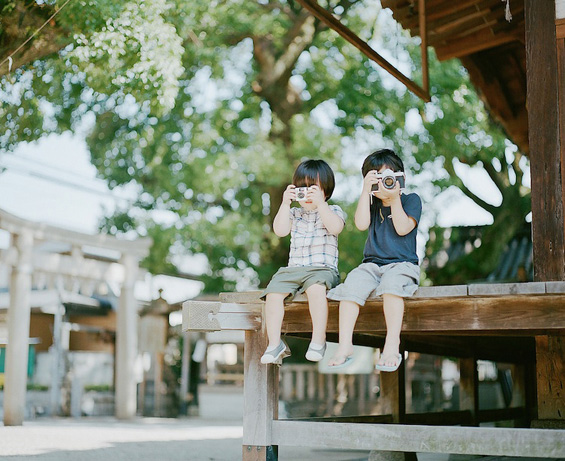 Детството на две јапонски братчиња