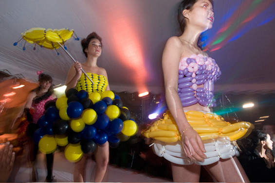 Фустани од балони