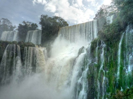 Легендата за создавањето на неверојатните водопади Игуасу