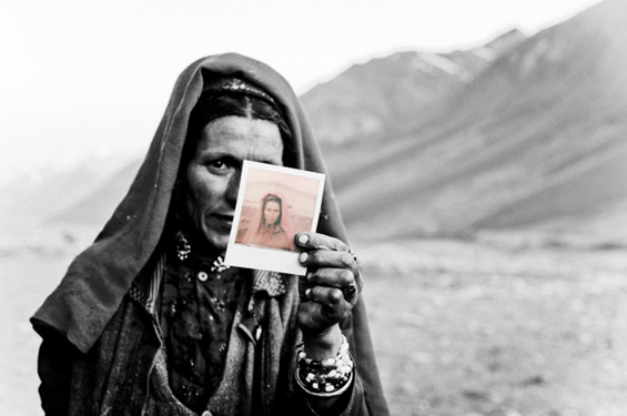 Фотографии од Авганистанци кои никогаш не виделе фотоапарат