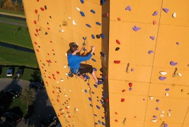 Ескалибур - највисоката вештачка карпа за качување