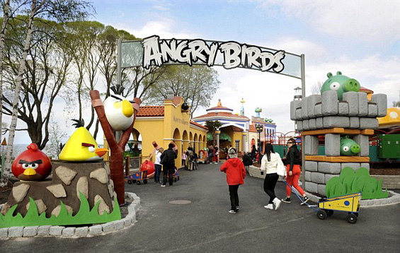 Се отвори забавен парк инспириран од играта „Angry Birds“