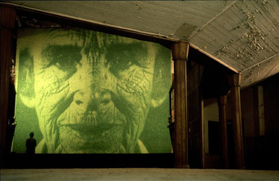 Еко уметност: портрети од вистинска трева