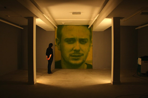 Еко уметност: портрети од вистинска трева