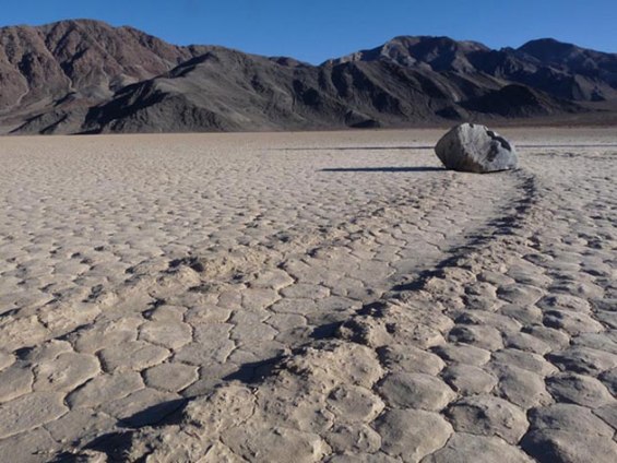 Мистериозните лизгачки камења во Долината на смртта