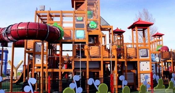 Се отвори забавен парк инспириран од играта „Angry Birds“