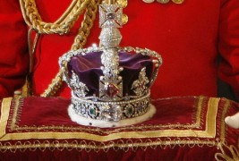 Сите круни на британското кралско семејство