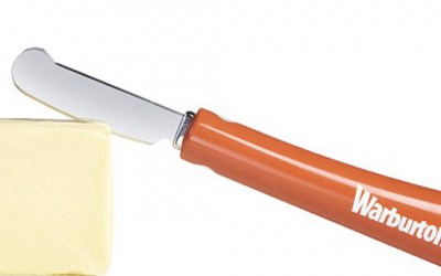 Нож со кој совршено ќе намачкате тврд путер на леб