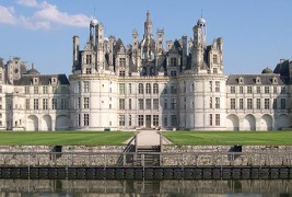 Запознајте се со прекрасниот француски дворец Шамбор