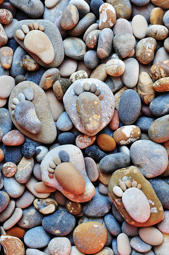 Стапалки составени од камчиња